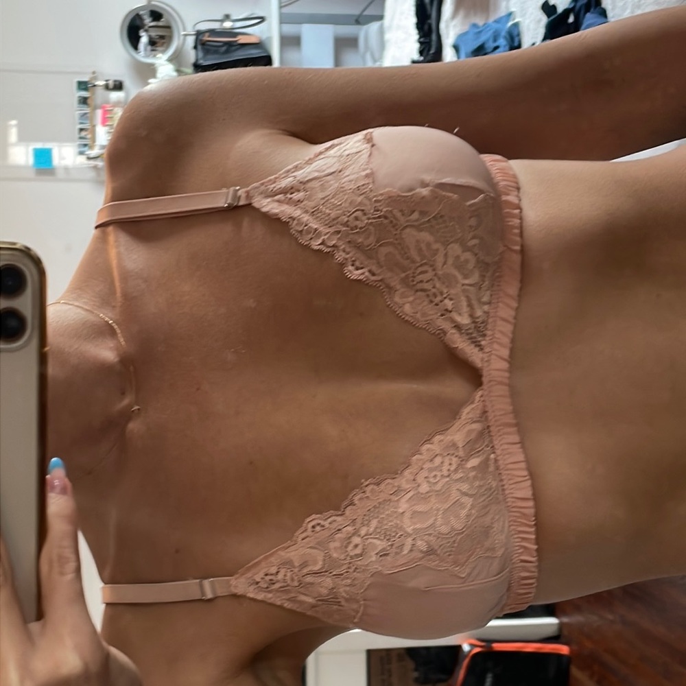 Out from under bralette light pink size small